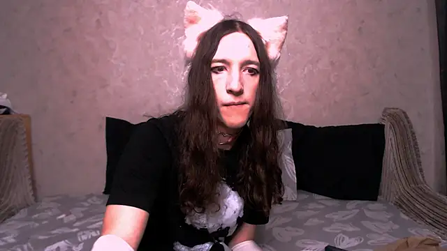 Snapshot of SilverMuse_ chatting on 17, 10, 2025 SilverMuse online show from 17, 10, 2025