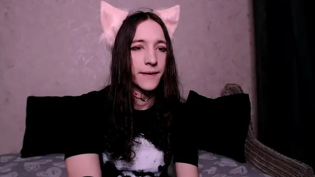 Snapshot of SilverMuse_ chatting on 27, 10, 2025 SilverMuse online show from 27, 10, 2025