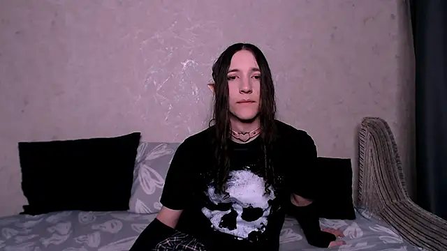 Snapshot of SilverMuse_ chatting on 11, 11, 2025 SilverMuse online show from 11, 11, 2025