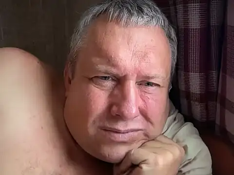 Snapshot of evulis1 chatting on 16, 9, 2025 evulis1 online show from 16, 9, 2025