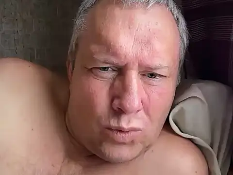 Snapshot of evulis1 chatting on 17, 9, 2025 evulis1 online show from 17, 9, 2025