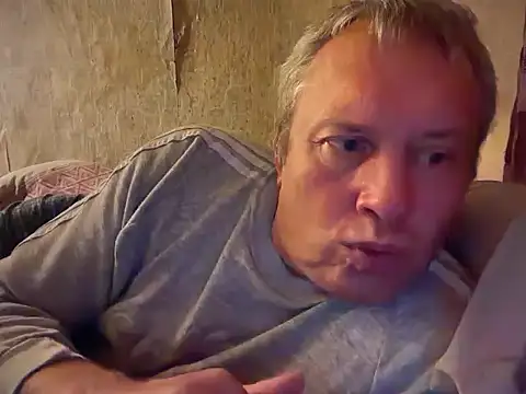 Snapshot of evulis1 chatting on 11, 10, 2025 evulis1 online show from 11, 10, 2025