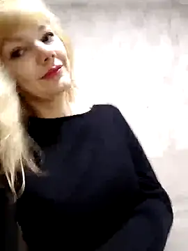 AliceSwan1122 online show from 3, 10, 2025