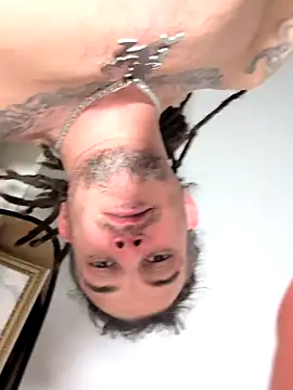 Snapshot of Clownboi17 chatting on 13, 11, 2025 Clownboi17 online show from 13, 11, 2025