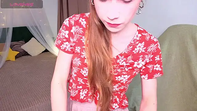 Snapshot of KarenSmitht chatting on 27, 9, 2025 KarenSmitht online show from 27, 9, 2025