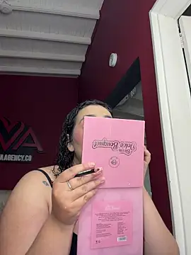 krisstenSantos online show from 7, 1, 2026