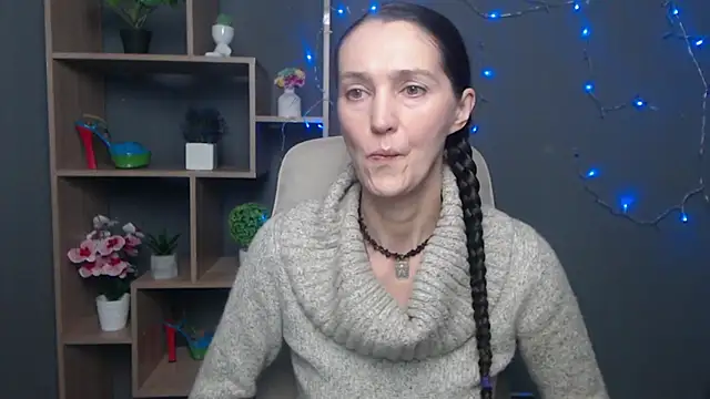 Snapshot of TayaFinch chatting on 5, 11, 2025 TayaFinch online show from 5, 11, 2025