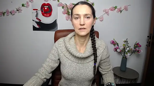 Snapshot of TayaFinch chatting on 7, 11, 2025 TayaFinch online show from 7, 11, 2025