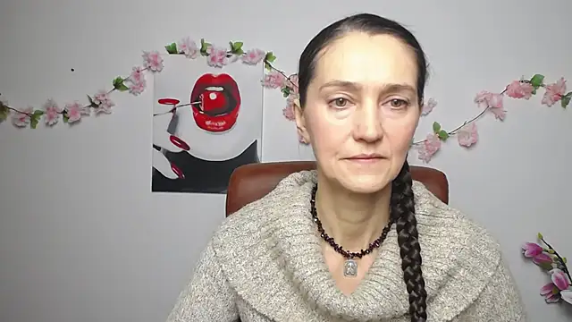 Snapshot of TayaFinch chatting on 8, 11, 2025 TayaFinch online show from 8, 11, 2025