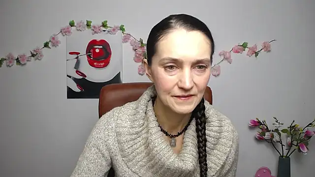 Snapshot of TayaFinch chatting on 10, 11, 2025 TayaFinch online show from 10, 11, 2025