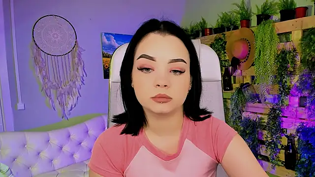 Snapshot of leslierowe_ chatting on 18, 10, 2025 leslierowe online show from 18, 10, 2025