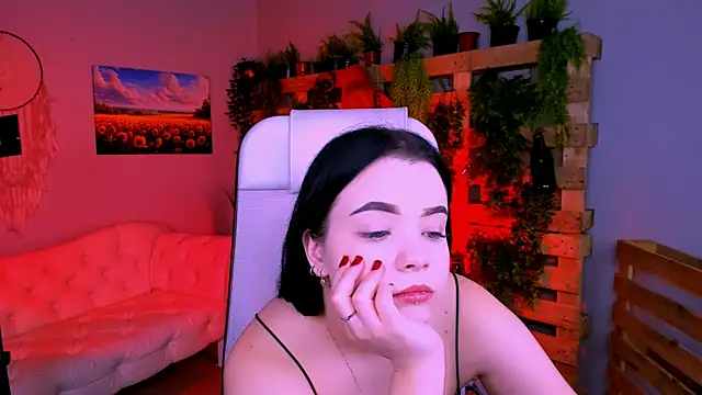 leslierowe  online show from 2, 11, 2025