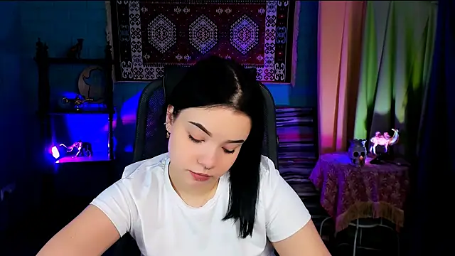 leslierowe  online show from 29, 11, 2025