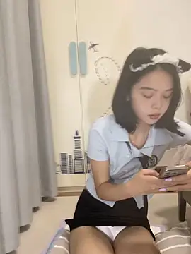 Snapshot of qiqi_x chatting on 18, 9, 2025 qiqi x online show from 18, 9, 2025