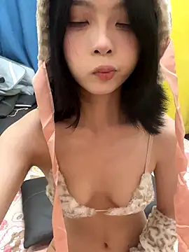 Snapshot of qiqi_x chatting on 10, 10, 2025 qiqi x online show from 10, 10, 2025