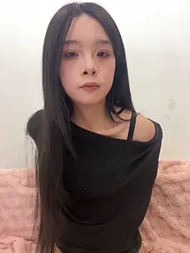 Snapshot of qiqi_x chatting on 2, 12, 2025 qiqi x online show from 2, 12, 2025