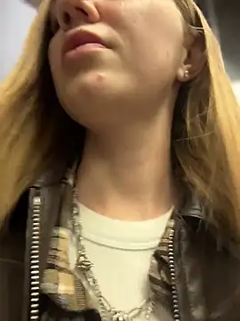 MilaMoone online show from 17, 4, 2026