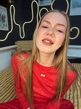 MilaMoone online show from 25, 5, 2026