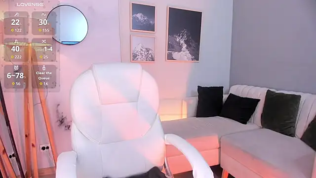 Tiffany Low online show from 9, 3, 2026