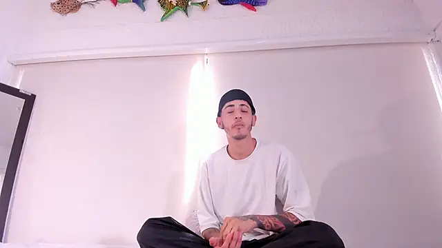 Snapshot of j_martony chatting on 20, 11, 2025 j martony online show from 20, 11, 2025