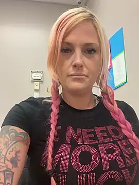 tattoobarbiexox online show from 1, 8, 2026