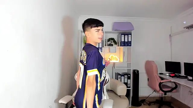 Snapshot of Peter_chase chatting on 16, 1, 2026 Peter chase online show from 16, 1, 2026