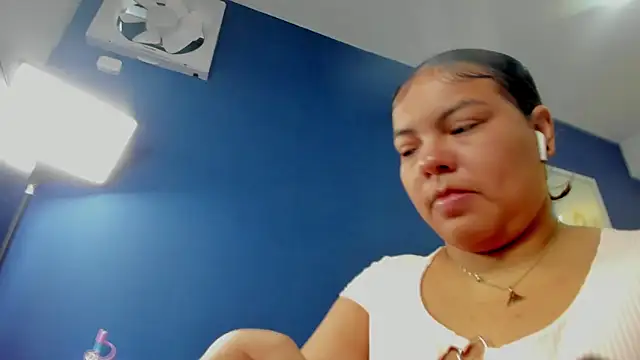 freya cole  online show from 9, 10, 2025