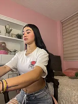 camila1 torres  online show from 24, 11, 2025