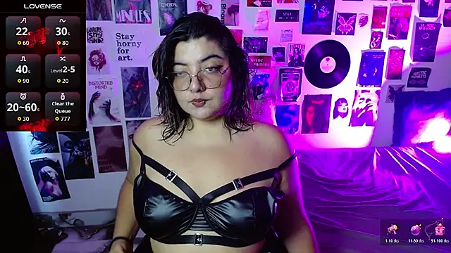 Roxy f w online show from 6, 4, 2026