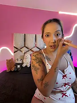 Snapshot of Isa_klein chatting on 16, 7, 2026 Isa klein online show from 16, 7, 2026