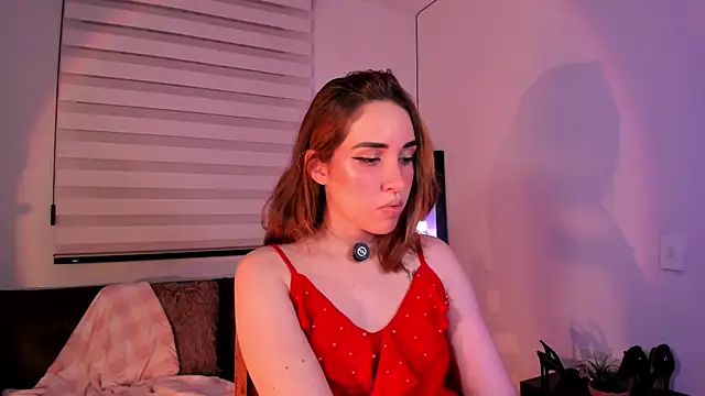 SarahCastillo  online show from 13, 10, 2025