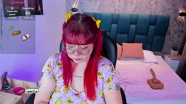 Snapshot of Bellavelvet_1 chatting on 3, 12, 2025 Bellavelvet 1 online show from 3, 12, 2025