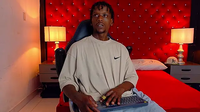 SkylerBigxxx online show from 19, 9, 2025