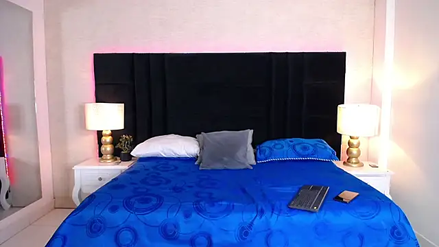 Snapshot of SkylerBigxxx chatting on 17, 5, 2026 SkylerBigxxx online show from 17, 5, 2026