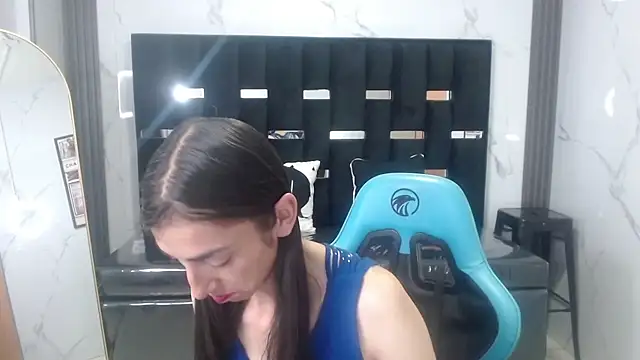 Maily a  online show from 8, 10, 2025