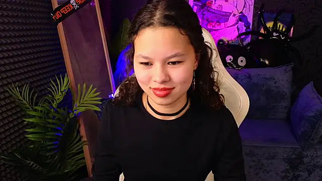 Snapshot of moco_choco chatting on 4, 11, 2025 moco choco online show from 4, 11, 2025