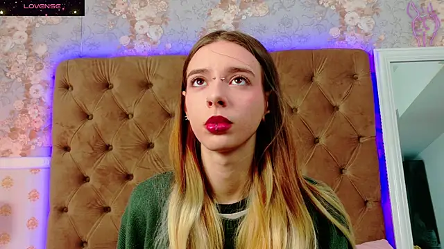 CoraVex online show from 24, 11, 2025