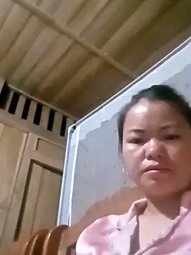 emly-xinh18 online show from 18, 9, 2025