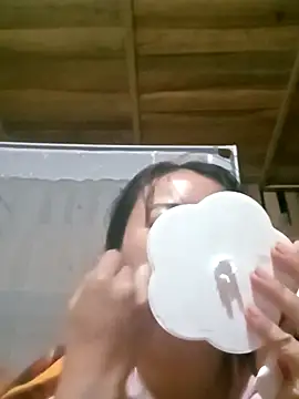 emly-xinh18 online show from 25, 10, 2025