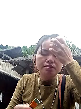 emly-xinh18 online show from 19, 11, 2025