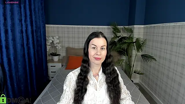 Stella Leon online show from 17, 10, 2025