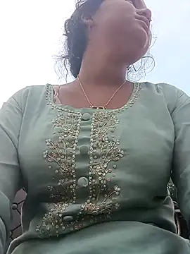 Hot Shredha online show from 4, 11, 2025