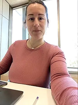 bichota85 online show from 23, 3, 2026