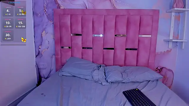 Snapshot of LunaWiill_ chatting on 10, 10, 2025 LunaWiill online show from 10, 10, 2025