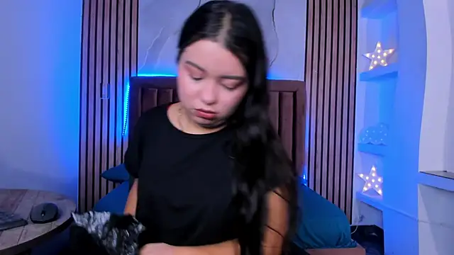 Snapshot of LunaWiill_ chatting on 30, 10, 2025 LunaWiill online show from 30, 10, 2025