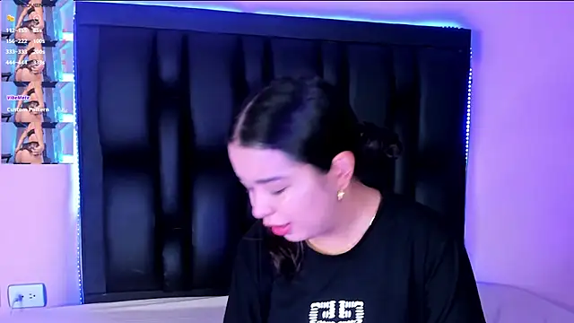 Snapshot of LunaWiill_ chatting on 5, 11, 2025 LunaWiill online show from 5, 11, 2025