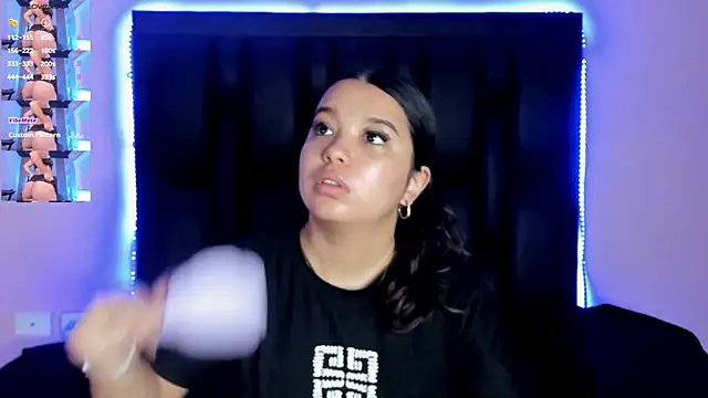 Snapshot of LunaWiill_ chatting on 18, 11, 2025 LunaWiill online show from 18, 11, 2025