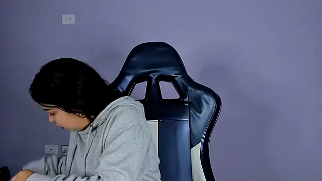 Snapshot of LunaWiill_ chatting on 5, 12, 2025 LunaWiill online show from 5, 12, 2025