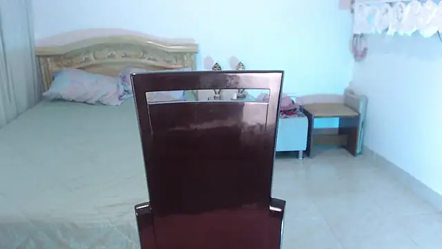 Gia Dior online show from 3, 10, 2025