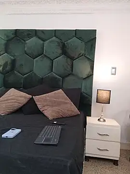 AllexJacob online show from 9, 4, 2026